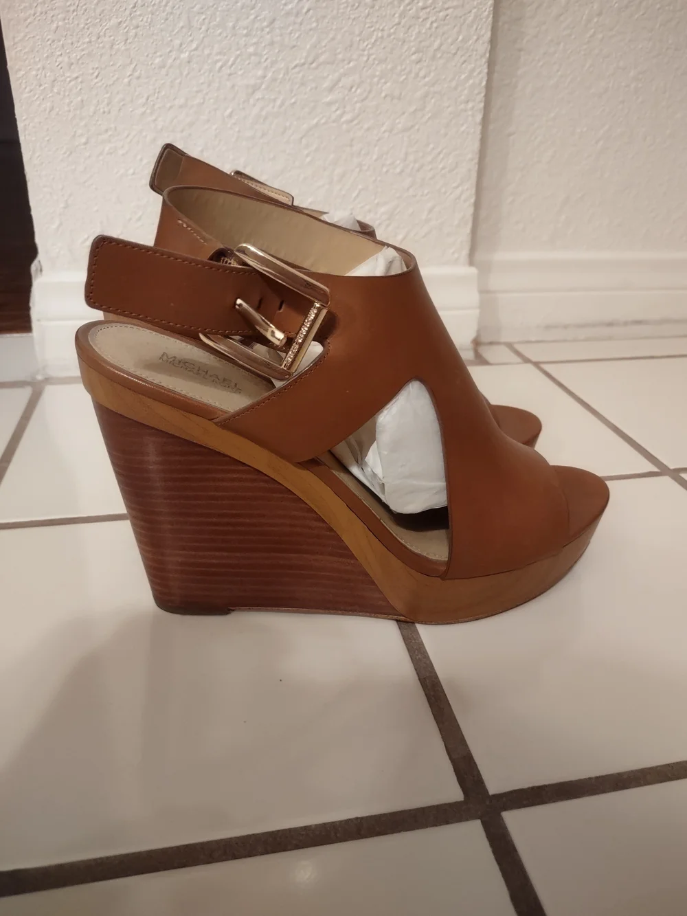 Micheal Kors Women’s Tan Leather Peep-Toe Platform Sandals with Buckle